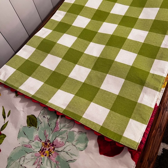 Pioneer Woman Table Runner - Picture 3 of 4